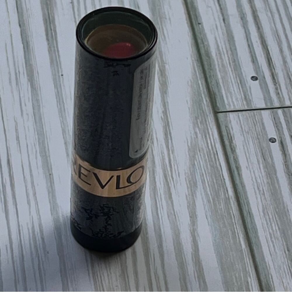 Revlon Makeup Beauty Super Lustrous Creme  Fire & Ice  Lipstick 720